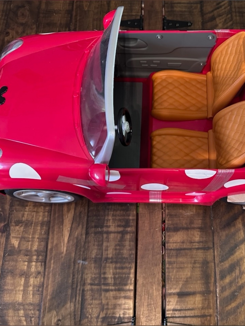 Disney ILY Forever Minnie Mouse Car